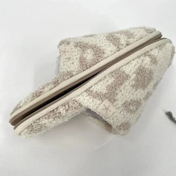 BAREFOOT DREAMS CozyChic Barefoot In the Wild Slipper Cream Stone Small NWT - Picture 7 of 10